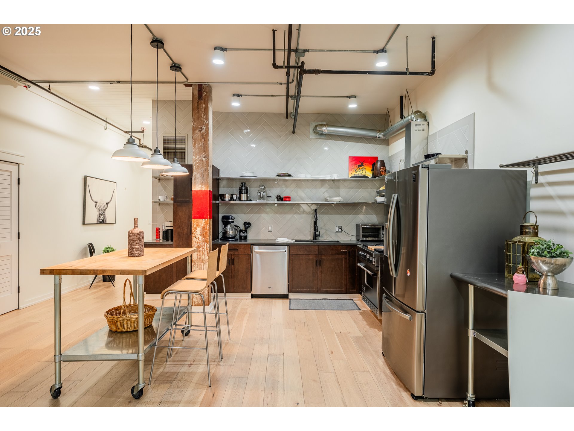 725 Northwest Flanders Street, Unit 304 Portland, OR 97209 - Photo 16 of 42