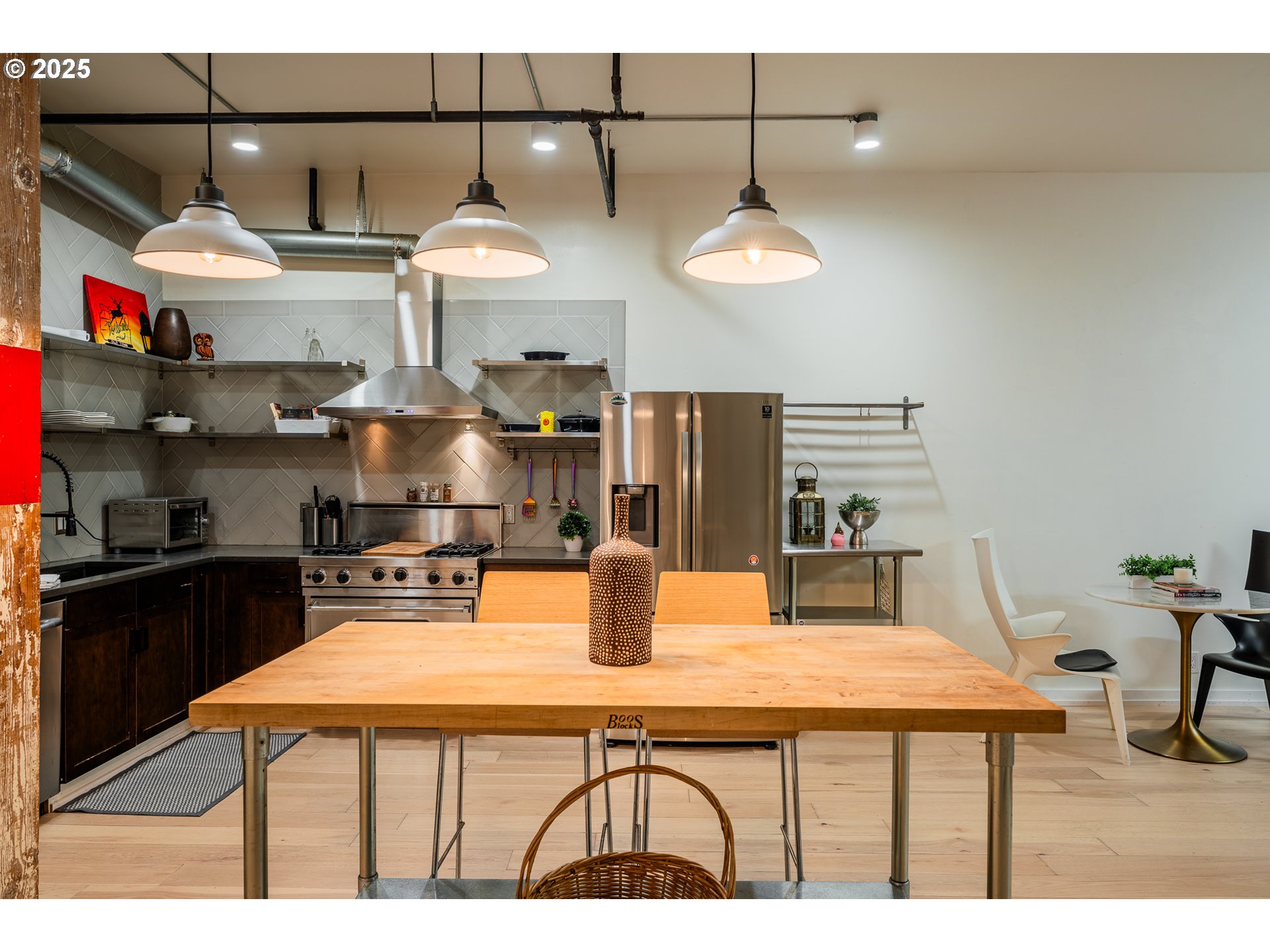 725 Northwest Flanders Street, Unit 304 Portland, OR 97209 - Photo 19 of 42