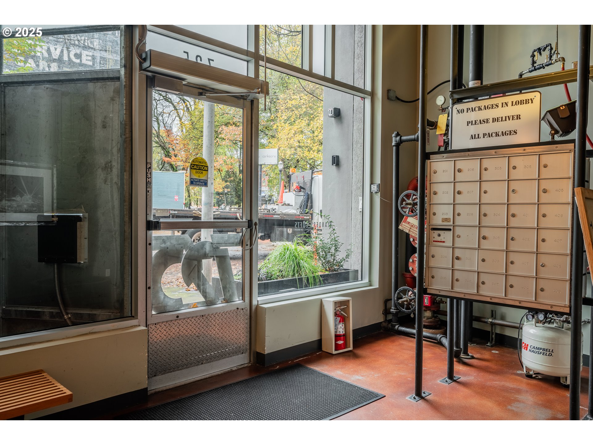 725 Northwest Flanders Street, Unit 304 Portland, OR 97209 - Photo 3 of 42