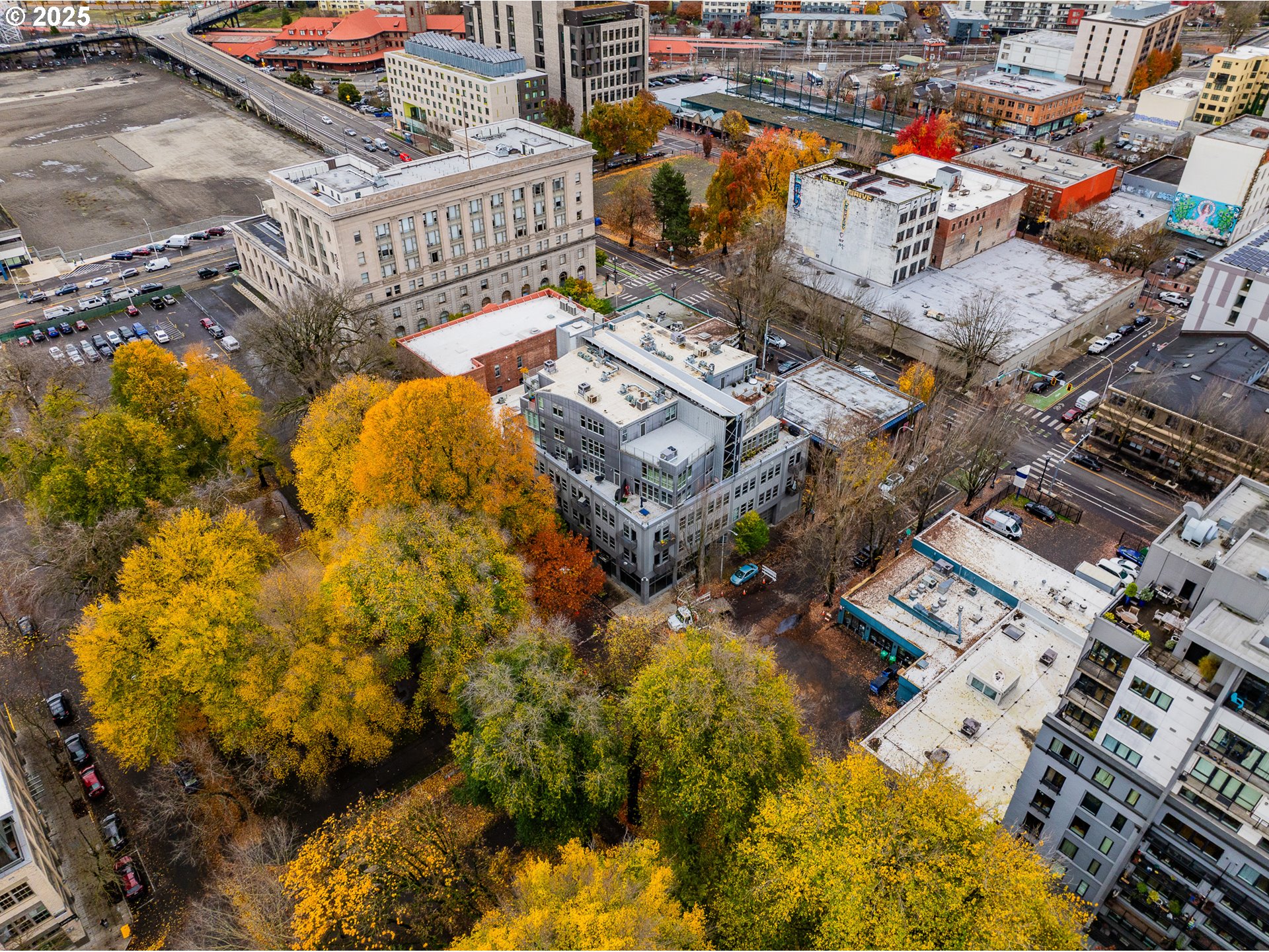 725 Northwest Flanders Street, Unit 304 Portland, OR 97209 - Photo 34 of 42