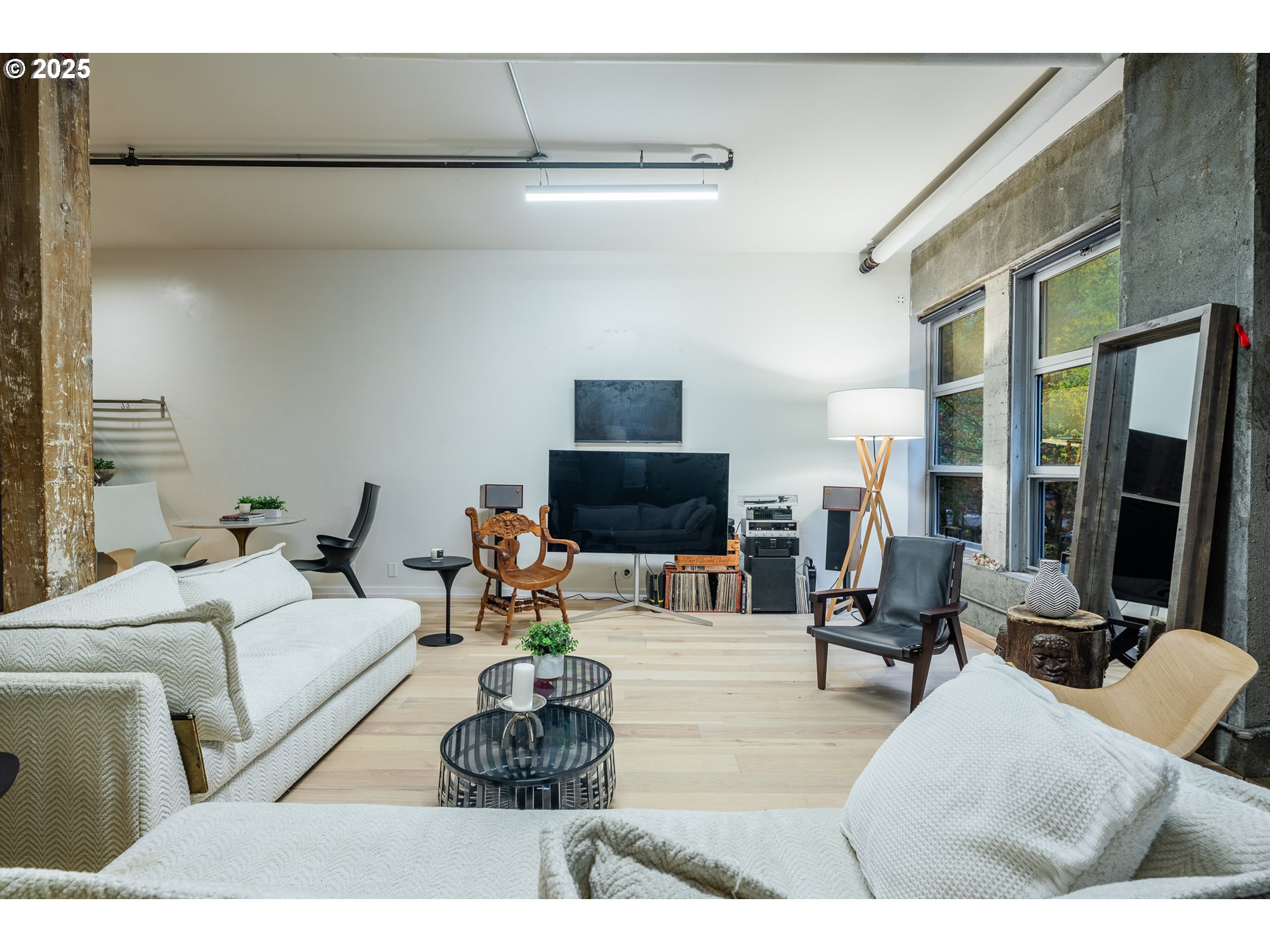 725 Northwest Flanders Street, Unit 304 Portland, OR 97209 - Photo 8 of 42