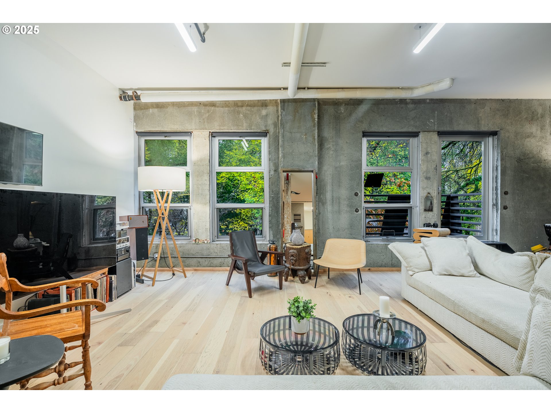 725 Northwest Flanders Street, Unit 304 Portland, OR 97209 - Photo 10 of 42