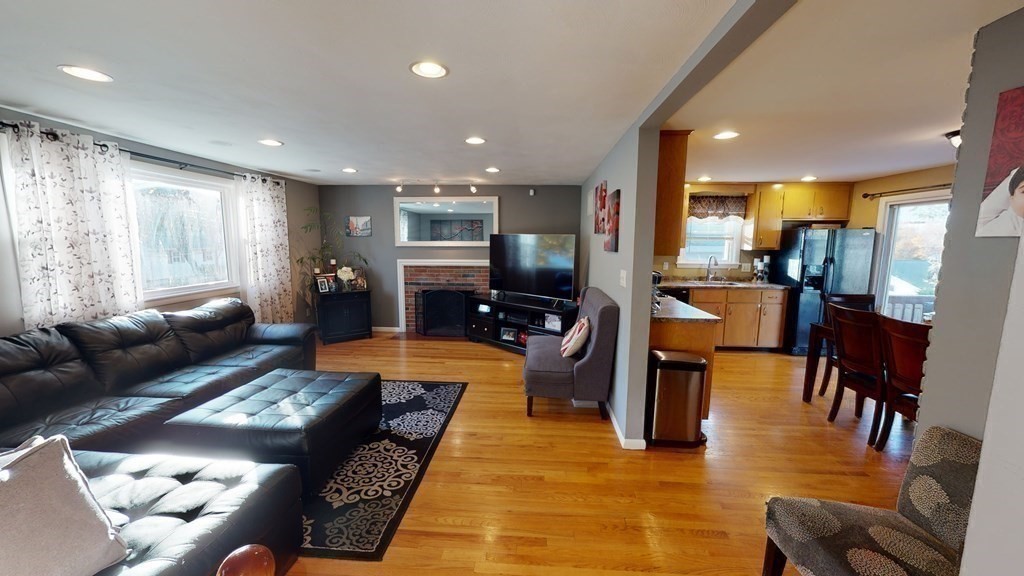 8 Diane Road Peabody, MA 01960 - Photo 11 of 28 Gallery Image 11