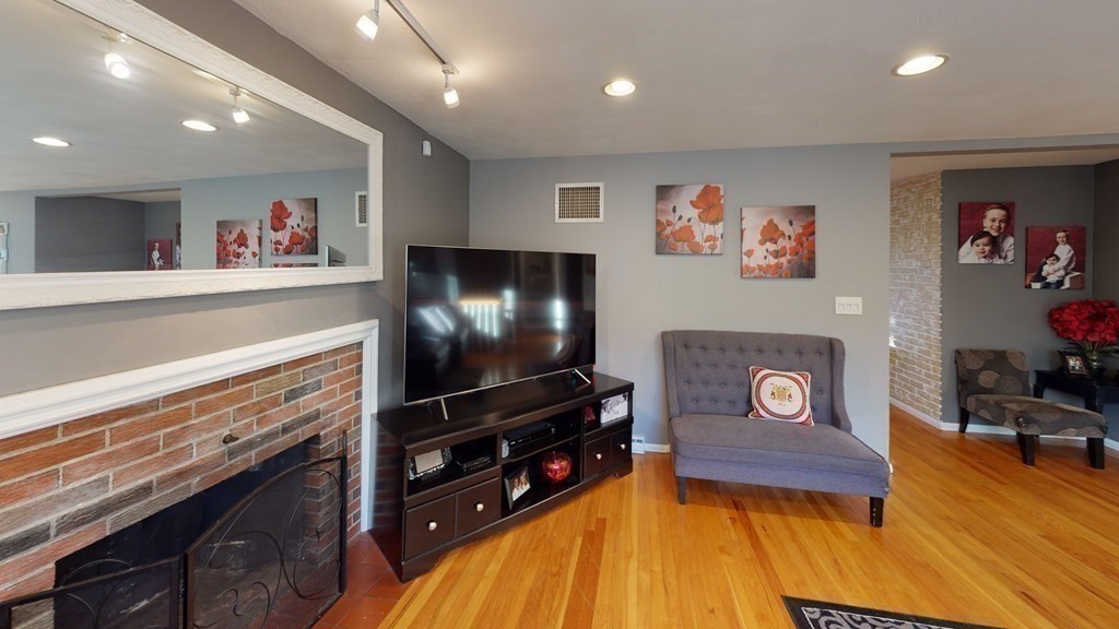 8 Diane Road Peabody, MA 01960 - Photo 14 of 28 Gallery Image 14