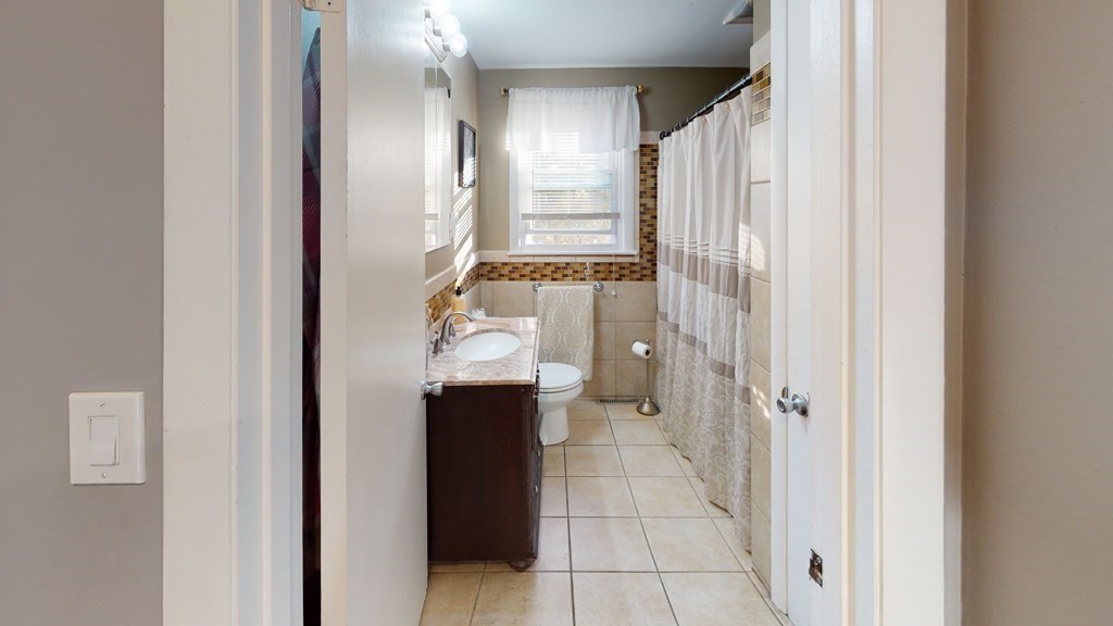 8 Diane Road Peabody, MA 01960 - Photo 21 of 28 Gallery Image 21