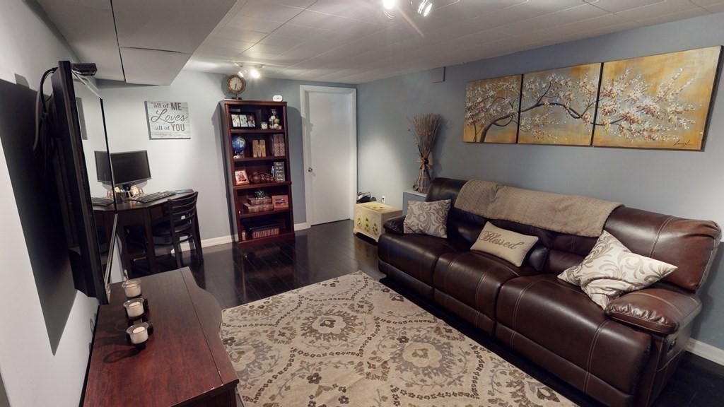 8 Diane Road Peabody, MA 01960 - Photo 23 of 28 Gallery Image 23