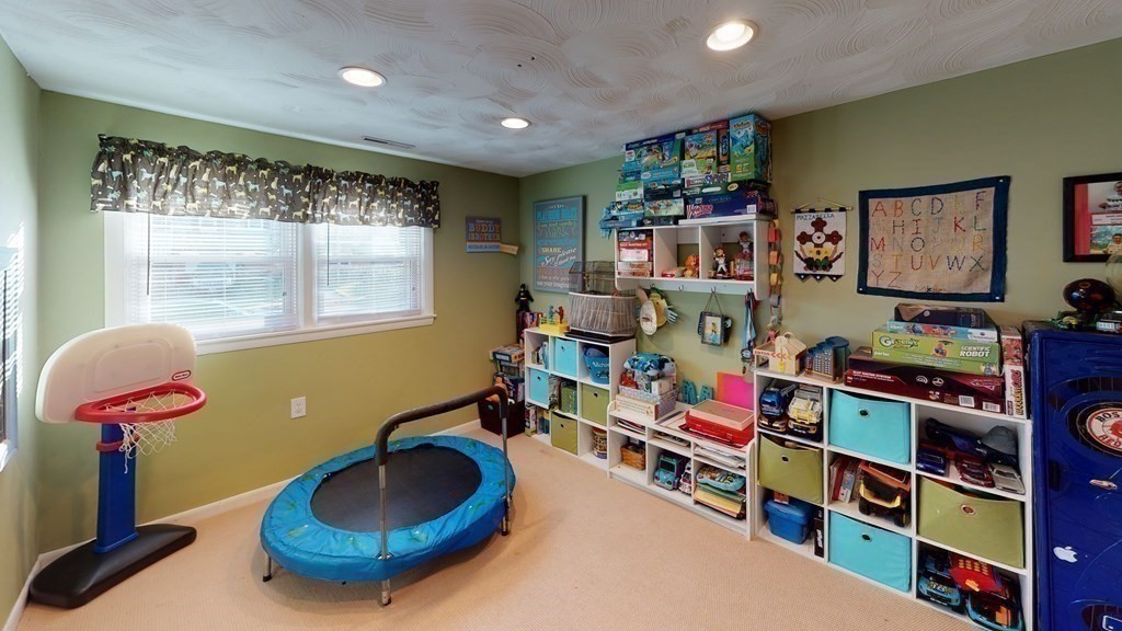 8 Diane Road Peabody, MA 01960 - Photo 27 of 28 Gallery Image 27