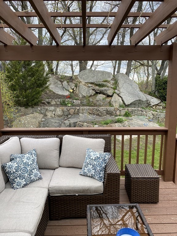 8 Diane Road Peabody, MA 01960 - Photo 3 of 28 Gallery Image 3