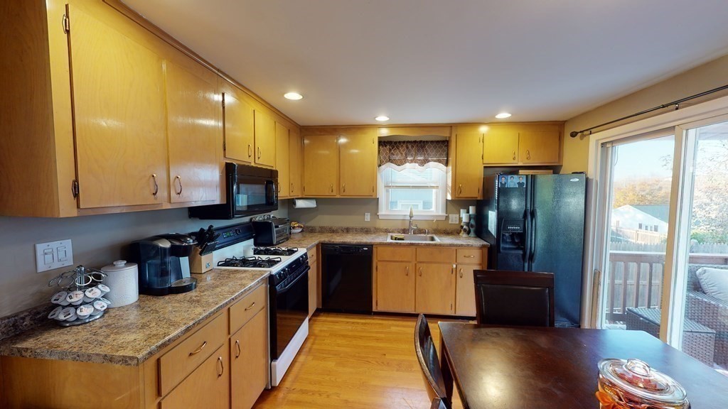 8 Diane Road Peabody, MA 01960 - Photo 7 of 28 Gallery Image 7