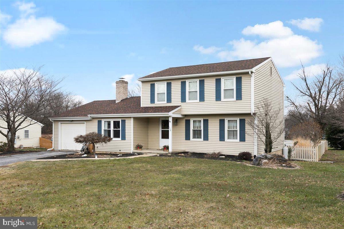 579 Crosswinds Drive Lititz, PA 17543 - Photo 2 of 64 Beautiful Home in Lititz