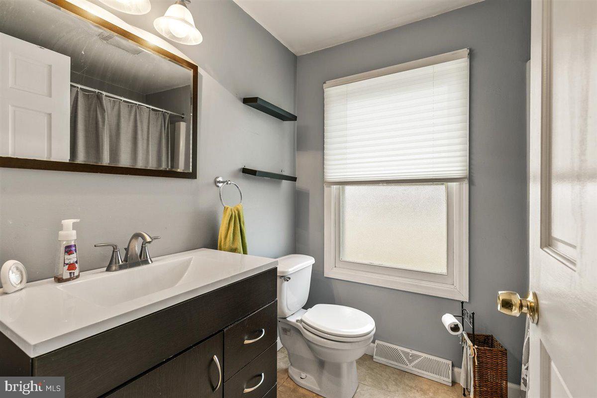579 Crosswinds Drive Lititz, PA 17543 - Photo 45 of 64 Full Bathroom