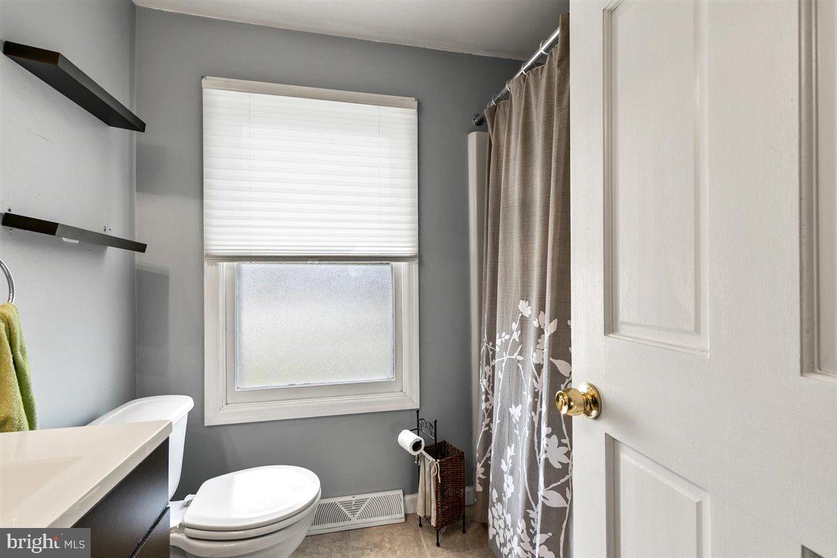 579 Crosswinds Drive Lititz, PA 17543 - Photo 46 of 64 Second floor bathroom