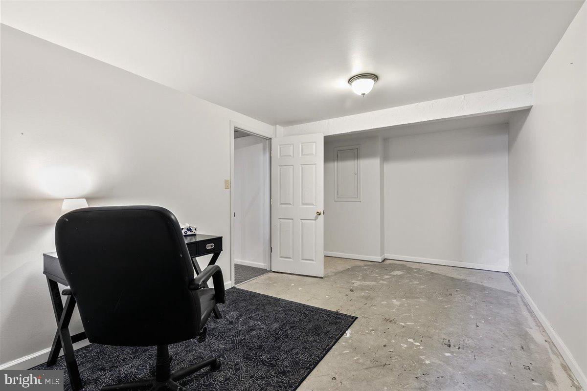 579 Crosswinds Drive Lititz, PA 17543 - Photo 60 of 64 Private large office room
