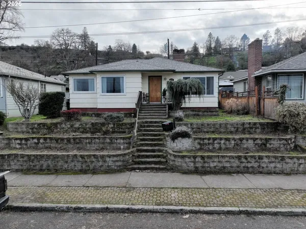 $369,000 | 724 East 14th Street, The Dalles, OR 97058