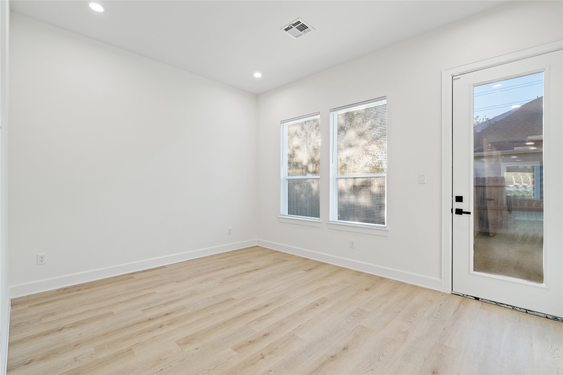 8324 Corinth Street, Unit A Houston, TX 77051 - Photo 16 of 28