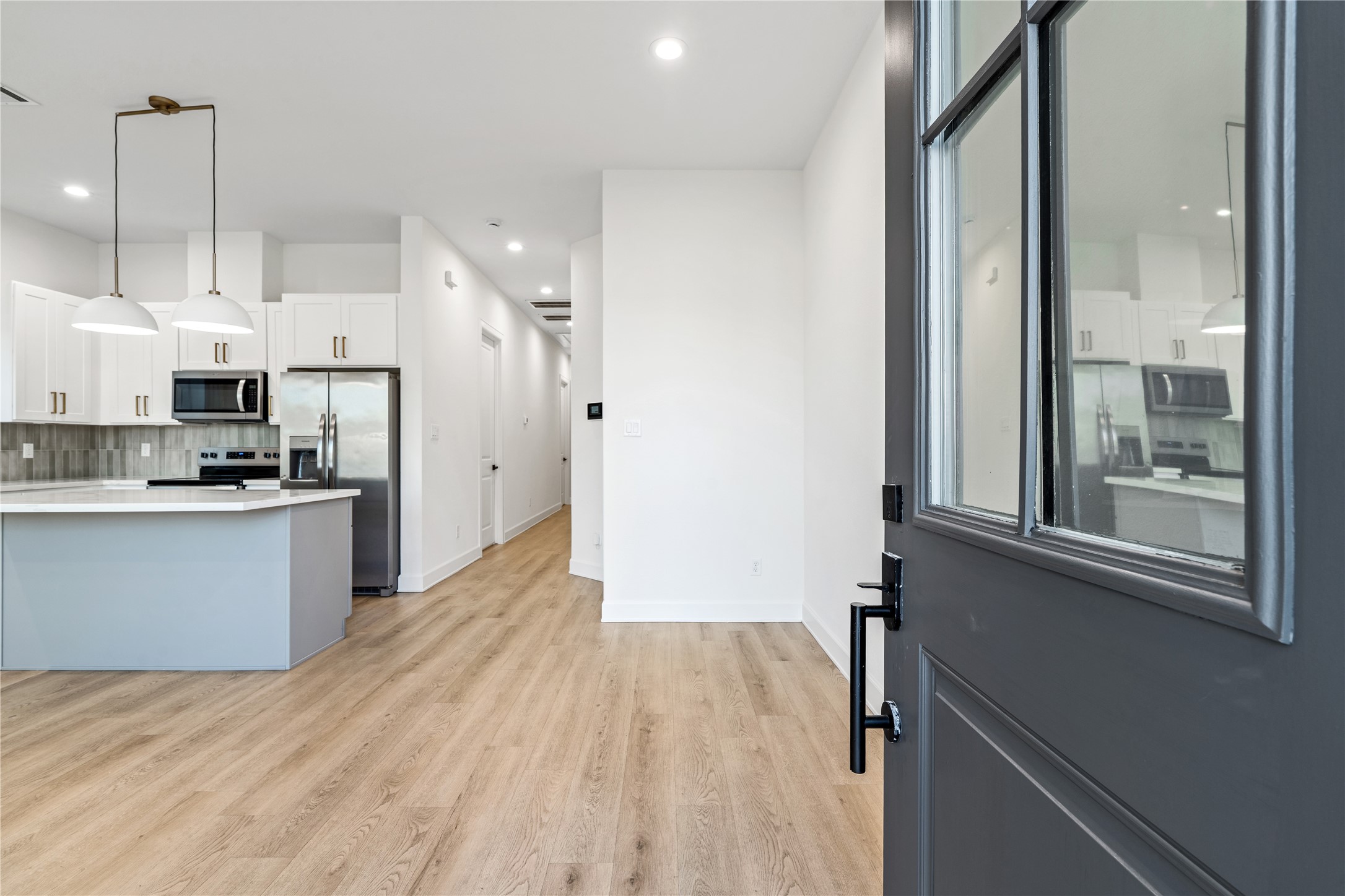 8324 Corinth Street, Unit A Houston, TX 77051 - Photo 3 of 28