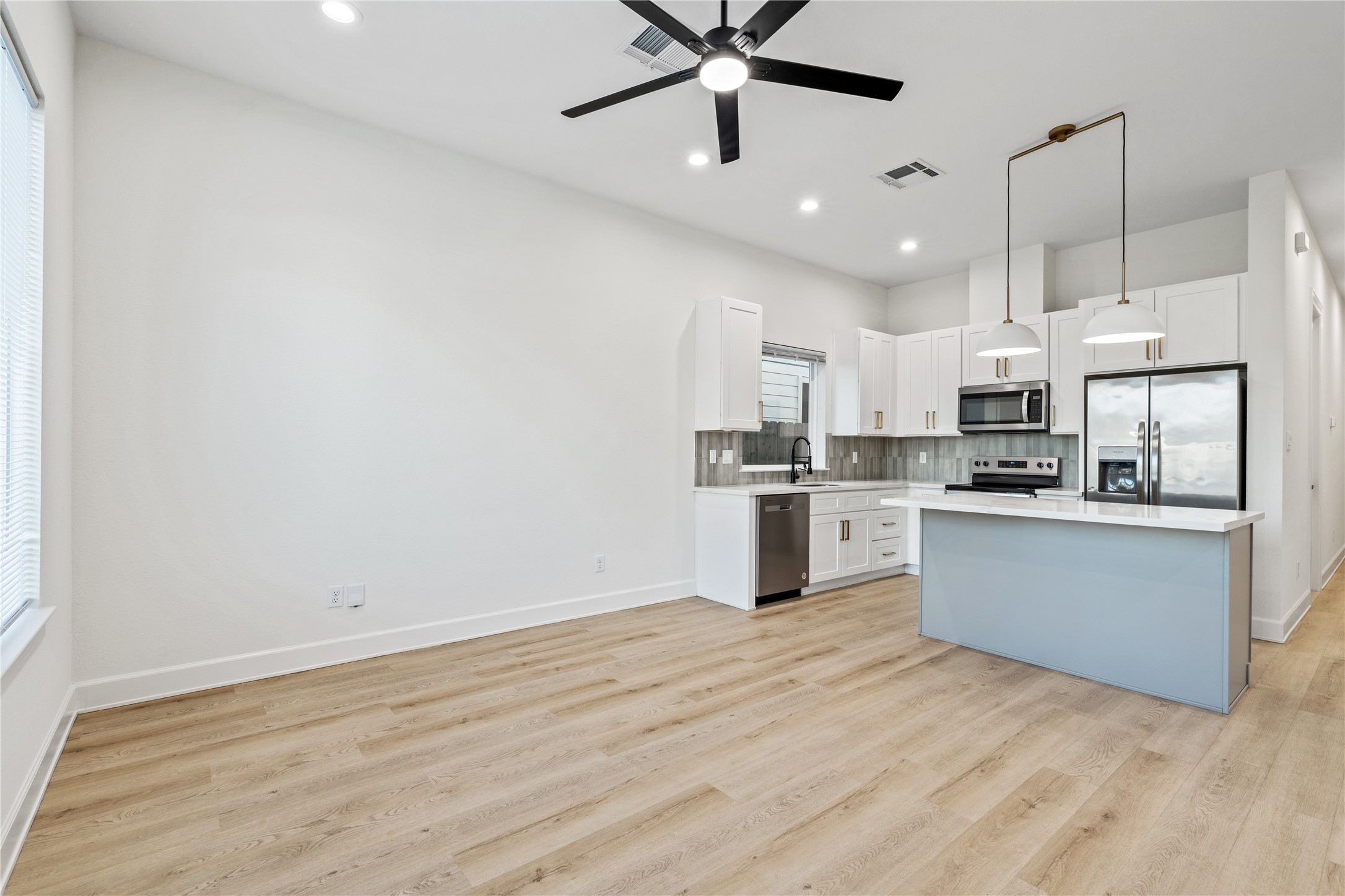 8324 Corinth Street, Unit A Houston, TX 77051 - Photo 6 of 28