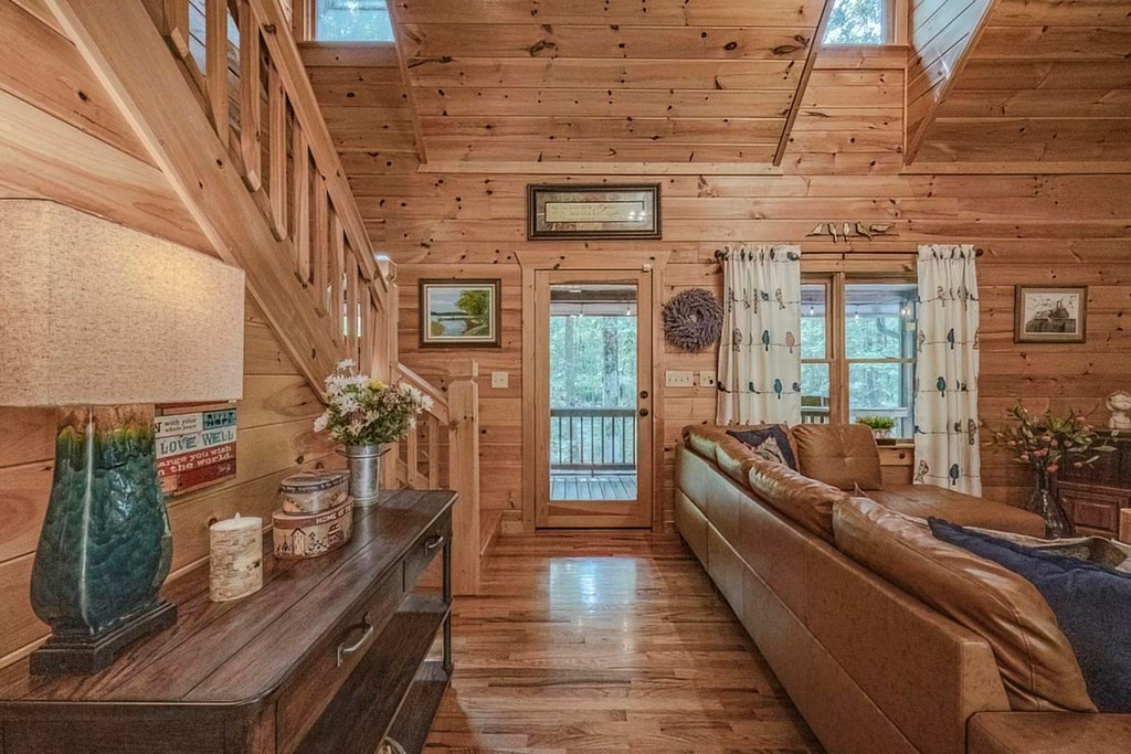 781 Mangum's Trail Blue Ridge, GA 30513 - Photo 29 of 65 a living room with furniture