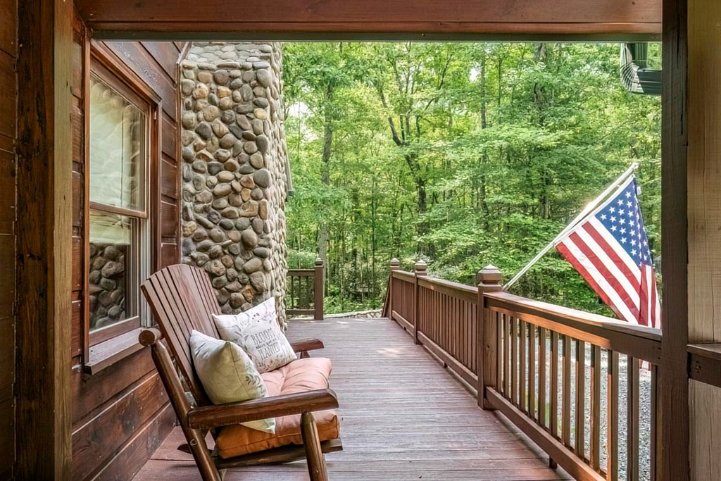 781 Mangum's Trail Blue Ridge, GA 30513 - Photo 43 of 65 Wrap Around Decks