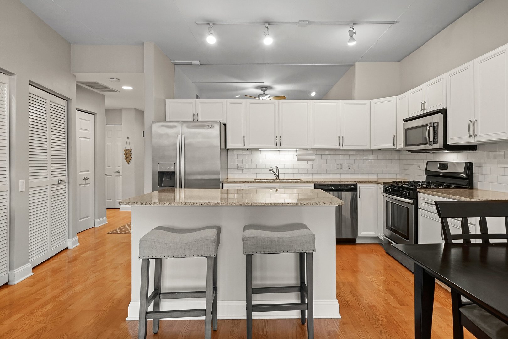 1001 West Madison Street, Unit 405 Chicago, IL 60607 - Photo 3 of 24
