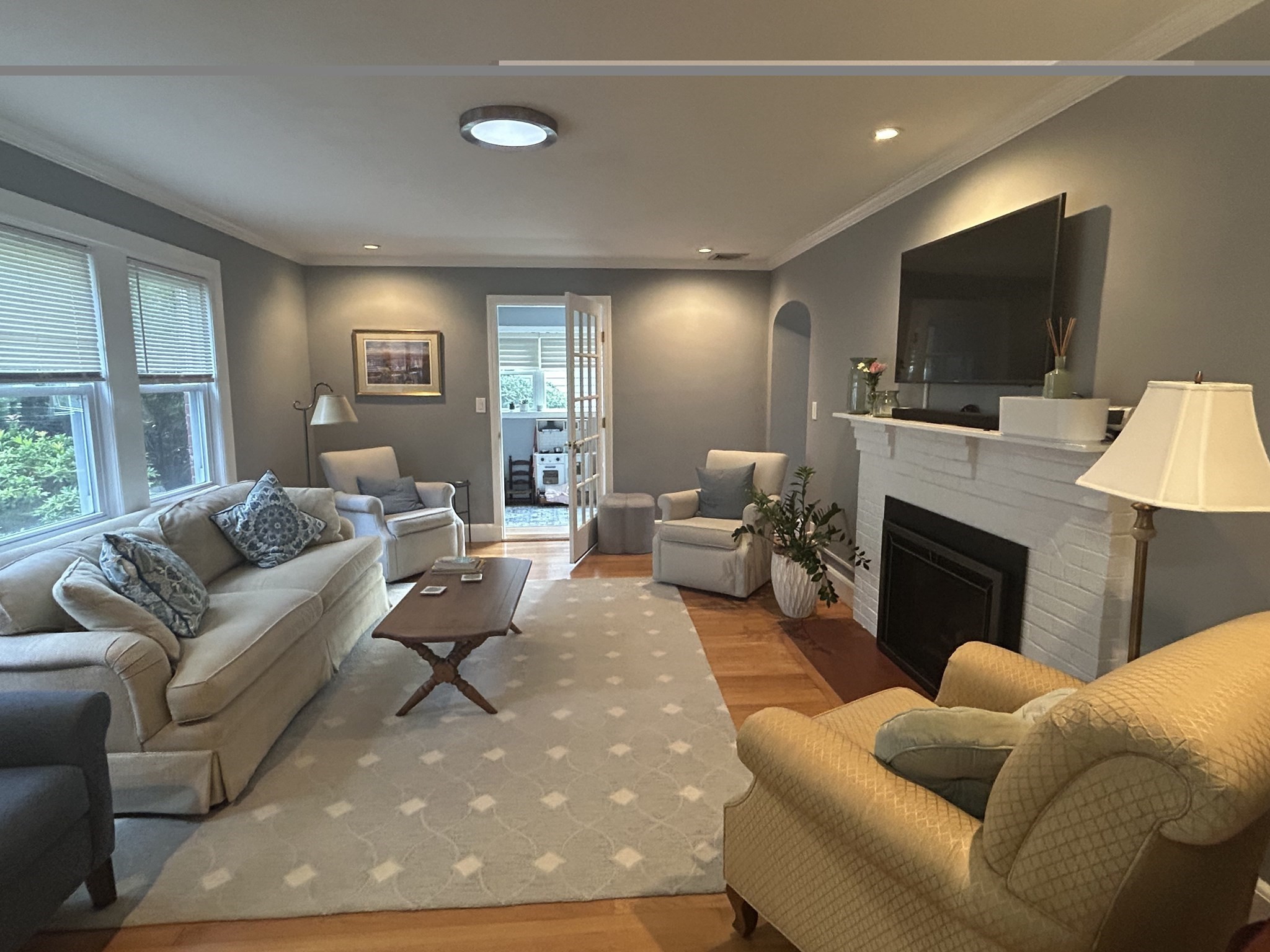 11 Hallron Road, Unit 11 Newton, MA 02462 - Photo 2 of 20 Gallery Image 2