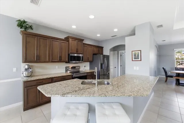 $600,000 | 6 Arena Lake Drive, Palm Coast, FL 32137