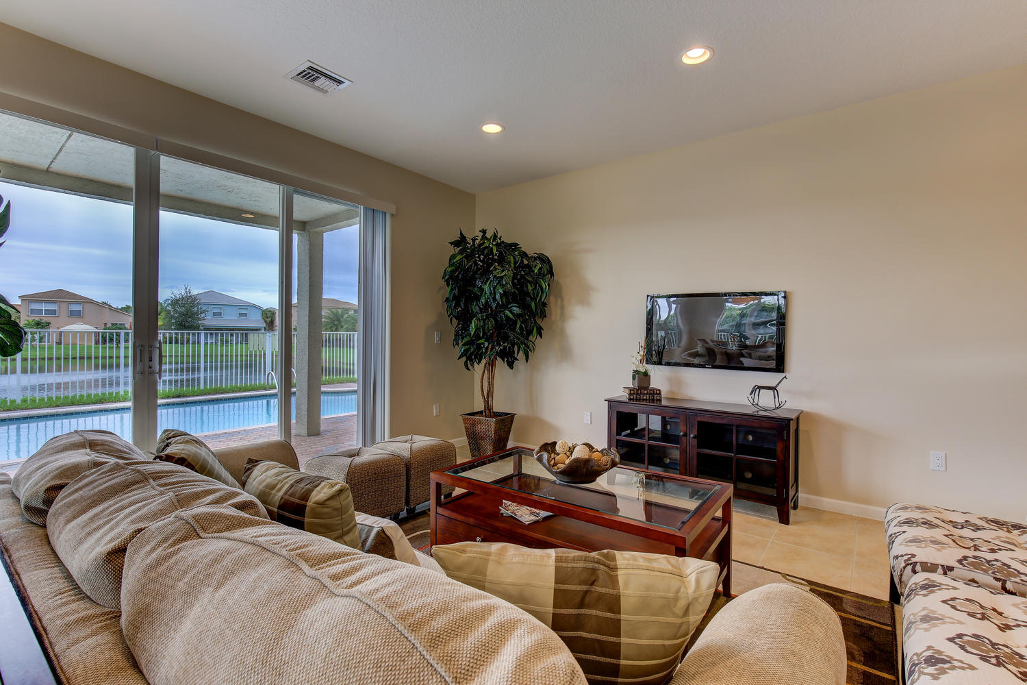 9745 Roche Place Wellington, FL 33414 - Photo 14 of 42 9745 Roche Pl Wellington FL-large-011-Fa