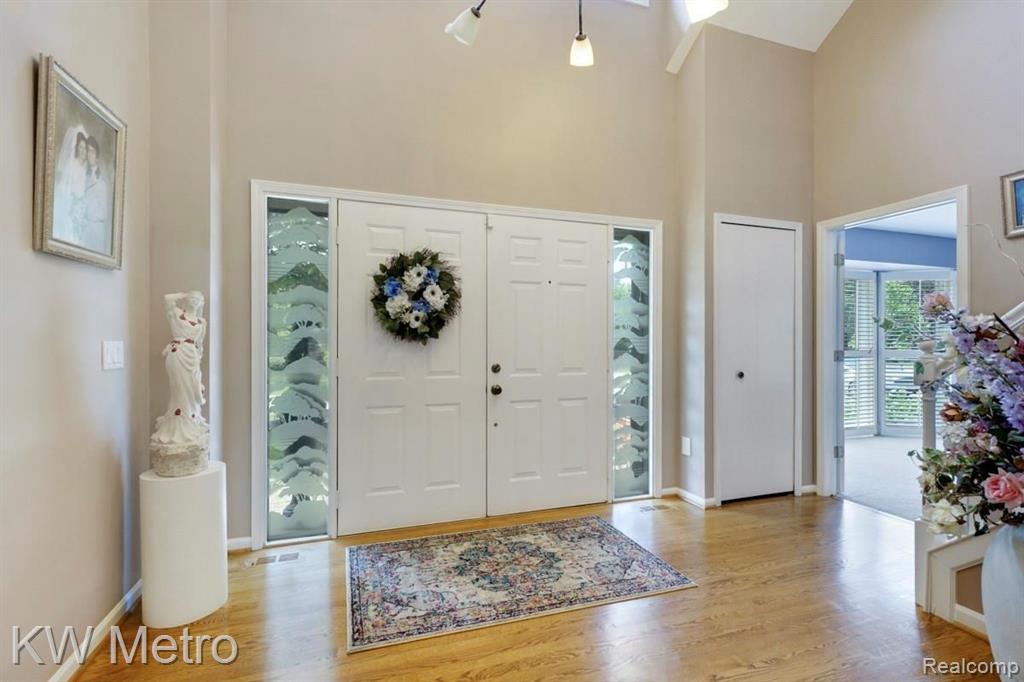 36915 Valley Ridge Drive Farmington Hills, MI 48331 - Photo 5 of 39