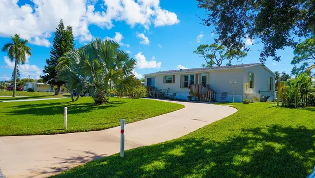 $2,500 | 7030 Southeast Ridgeway Terrace, Hobe Sound, FL 33455