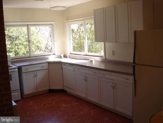 1164 Woodstock Road King George, VA 22485 - Photo 8 of 24 Kitchen