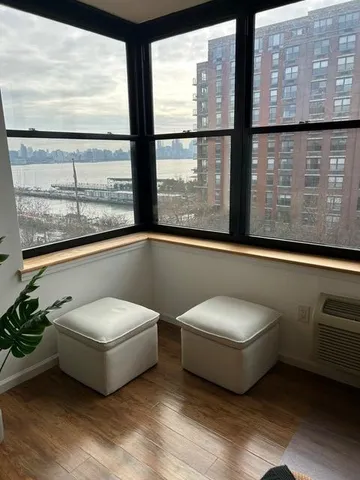 $3,950 | 2 Constitution Court, Unit 708, Hoboken, NJ 07030