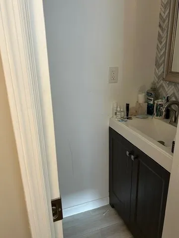 $3,950 | 2 Constitution Court, Unit 708, Hoboken, NJ 07030