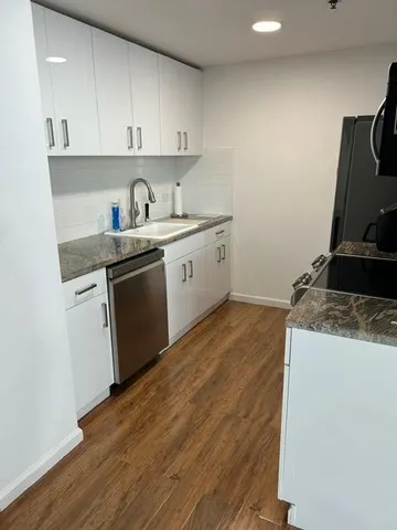$3,950 | 2 Constitution Court, Unit 708, Hoboken, NJ 07030