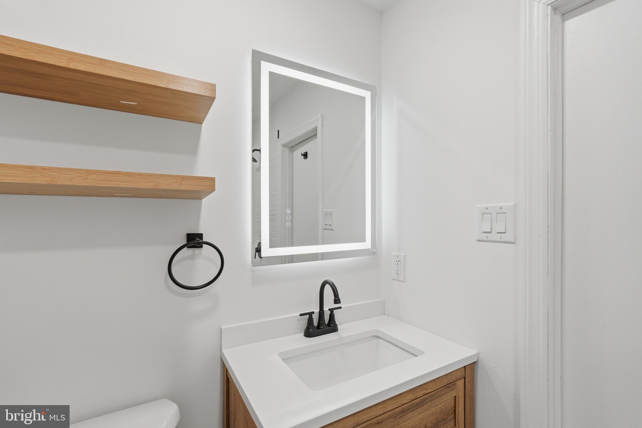 3530 Oakhill Road Philadelphia, PA 19154 - Photo 19 of 59 Bathroom