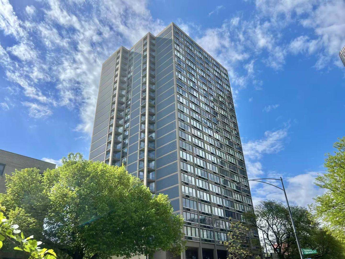 5320 North Sheridan Road, Unit 2203 Chicago, IL 60640 - Photo 1 of 27 a view of a building