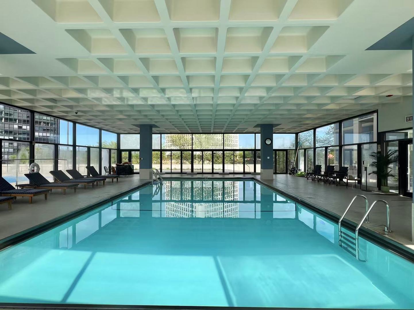 5320 North Sheridan Road, Unit 2203 Chicago, IL 60640 - Photo 25 of 27 a view of a swimming pool