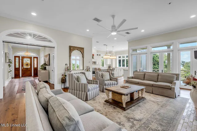 $2,050,000 | 207 Washington Avenue, Ocean Springs, MS 39564