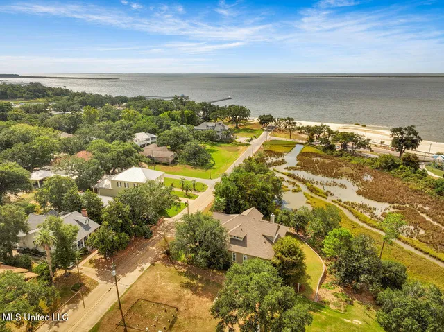 $2,050,000 | 207 Washington Avenue, Ocean Springs, MS 39564