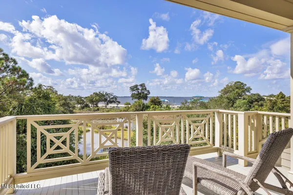 $2,050,000 | 207 Washington Avenue, Ocean Springs, MS 39564