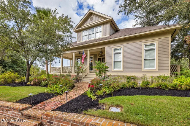 $2,050,000 | 207 Washington Avenue, Ocean Springs, MS 39564