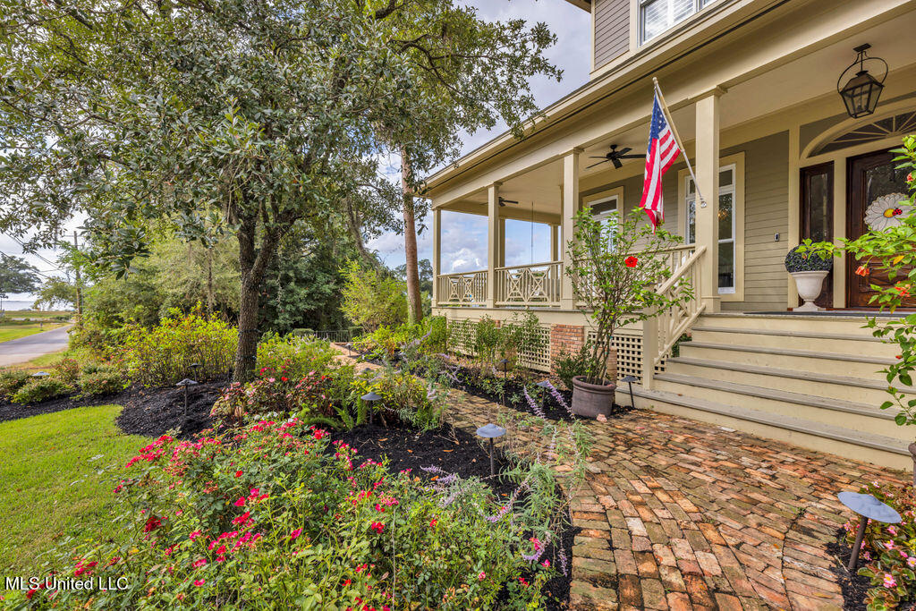 207 Washington Avenue Ocean Springs, MS 39564 - Photo 49 of 55 207Washington-8