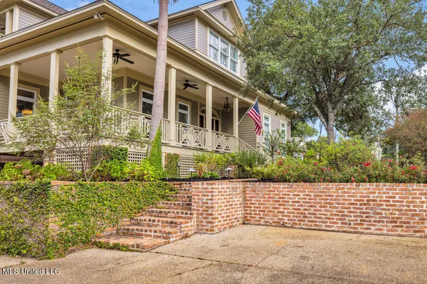 $2,050,000 | 207 Washington Avenue, Ocean Springs, MS 39564