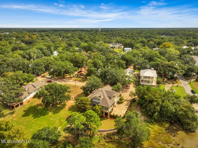 $2,050,000 | 207 Washington Avenue, Ocean Springs, MS 39564