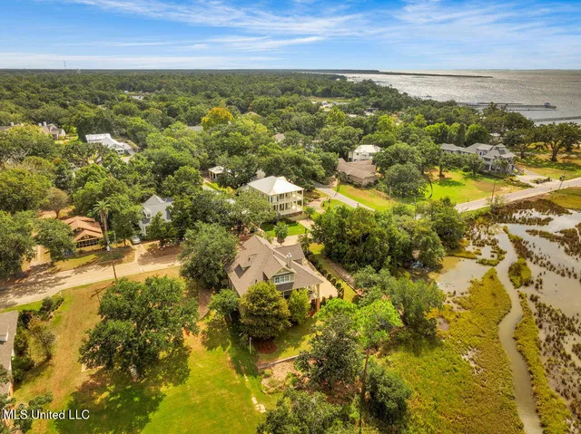 $2,050,000 | 207 Washington Avenue, Ocean Springs, MS 39564