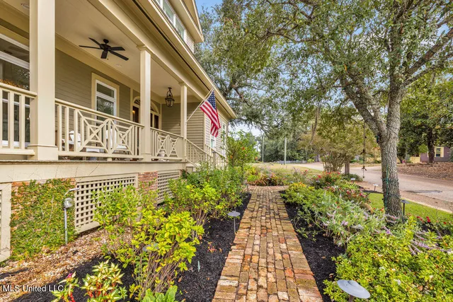 $2,050,000 | 207 Washington Avenue, Ocean Springs, MS 39564