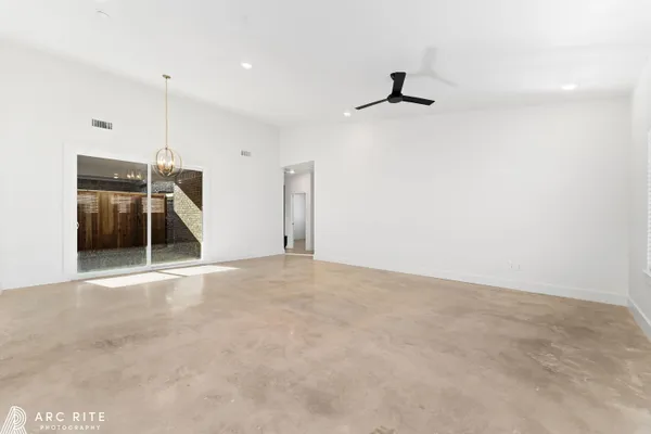 $2,700 | 4521 22nd Place, Lubbock, TX 79407