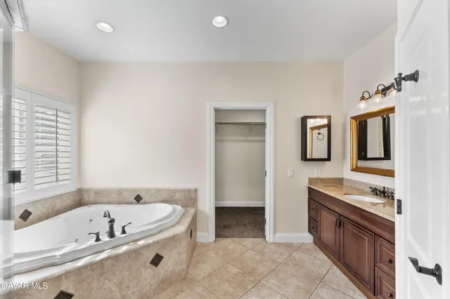 a view of house with entertaining space