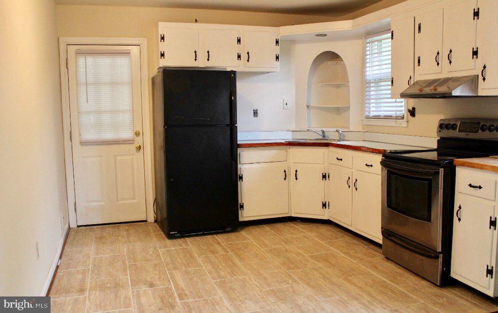 7902 Ashdale Road Capitol Heights, MD 20743 - Photo 13 of 15 Kitchen