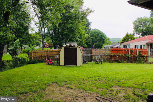 7902 Ashdale Road Capitol Heights, MD 20743 - Photo 6 of 15 Rear Shed