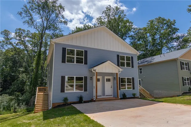 $359,999 | 122-a Brookmeade Drive, Anderson, SC 29624